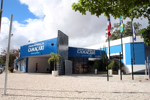 Três ex presidentes da Câmara Municipal de Camaçari, Teo Ribeiro, José Marcelino e Oziel Araújo foram denunciados pelo crime de 'Improbidade Administrativa'